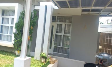 JUAL CEPAT Butuh Uang Rumah Cantik Terawat lingkungan nyaman di kota Cimahi dijual di bawah harga Pasaran
