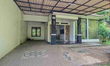 Dijual Rumah Strategis Dekat Stasiun Cakung di Soka Merah Harapan Baru Regency Bekasi Barat