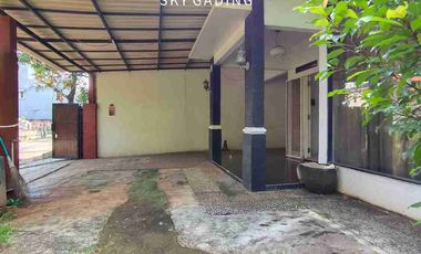 Dijual Rumah Strategis Dekat Stasiun Cakung di Soka Merah Harapan Baru Regency Bekasi Barat