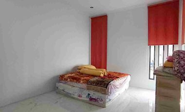 Dijual Rumah Strategis Dekat Stasiun Cakung di Soka Merah Harapan Baru Regency Bekasi Barat