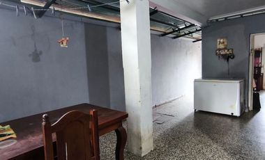 Casa en C. Alberdi 7755 - 1 Dorm, Patio Verde, Cocina, Cochera, Patio Verde