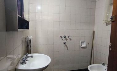 Casa en C. Alberdi 7755 - 1 Dorm, Patio Verde, Cocina, Cochera, Patio Verde