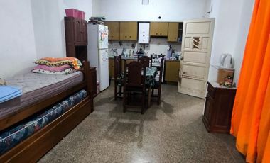 Casa en C. Alberdi 7755 - 1 Dorm, Patio Verde, Cocina, Cochera, Patio Verde