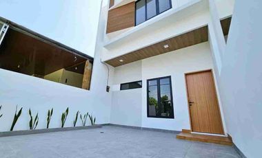 Dijual Rumah Bagus Minimalis Siap Huni Murah  di Harapan Indah Bekasi