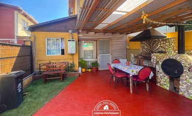 VENDE HERMOSA Y ACOGEDORA CASA EN EL MONTE