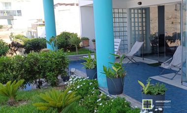 Departamento de Playa en Primer Piso con Terraza y Jardín | Vista al Mar – Playa Honda – 4 Dormitorios
