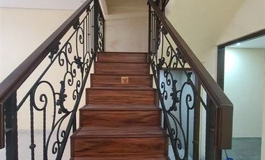 Strategis Jual Rumah 2Lt. Unfurnished Bagus Bangunan Baru di Kemanggisan Dekat ke Kampus Binus, Mall Central Park, Tanjung Duren & Palmerah