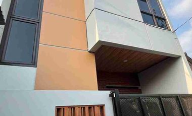 Rumah Baru Indent Akses Jalan Motor Di Utan kayu Matraman Jakarta Timur