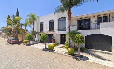 CASA EN VENTA EN LOS GRANADOS, ACATLÁN DE JUÁREZ, JALISCO.