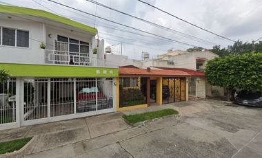 CASA EN VENTA EN JARDINES DEL COUNTRY, GUADALAJARA, JALISCO.