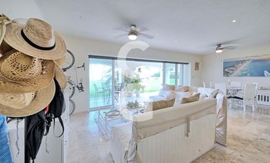Casa en Venta en Cancún en ZH en Residencial Isla Dorada con Vista a la Laguna Amueblada