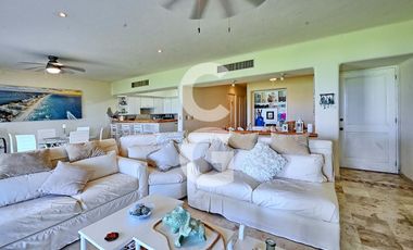 Casa en Venta en Cancún en ZH en Residencial Isla Dorada con Vista a la Laguna Amueblada