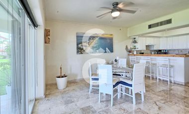 Casa en Venta en Cancún en ZH en Residencial Isla Dorada con Vista a la Laguna Amueblada