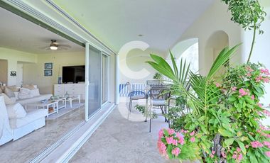 Casa en Venta en Cancún en ZH en Residencial Isla Dorada con Vista a la Laguna Amueblada