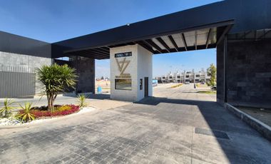 CASA EN VENTA EN CALIMAYA. VILLAS ZACANGO