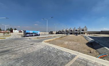 CASA EN VENTA EN CALIMAYA. VILLAS ZACANGO