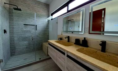 CASA EN VENTA EN CALIMAYA. VILLAS ZACANGO