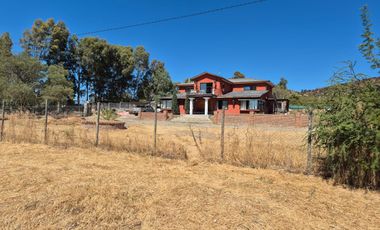 Venta de casa de 350 m² , con ubicación inmejorable en Maule.