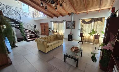 Venta de casa de 350 m² , con ubicación inmejorable en Maule.