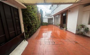 Casa de venta en Ibarra, en la Av. Mariano Acosta, 540 m2