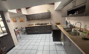 Casa de venta en Ibarra, en la Av. Mariano Acosta, 540 m2