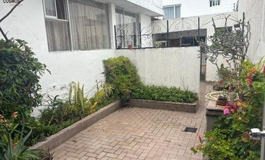 Casa de venta en Ibarra, en la Av. Mariano Acosta, 540 m2