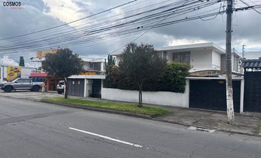 Casa de venta en Ibarra, en la Av. Mariano Acosta, 540 m2