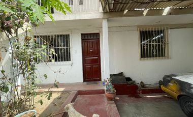 🏡 VENTA DE CASA DE DOS PISOS EN VENTANILLA – IDEAL PARA VIVIENDA Y/O INVERSIÓN