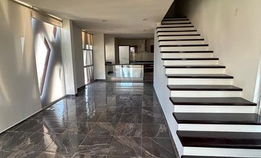 MAGNÍFICO DEPARTAMENTO DE DOS PISOS COLONIA LA PAZ EN PUEBLA