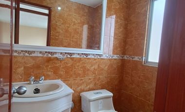 CASAS DE VENTA  VIP CON 3 DORMITORIOS CAYAMBE