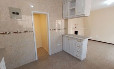 CASAS DE VENTA  VIP CON 3 DORMITORIOS CAYAMBE