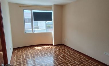 CASAS DE VENTA  VIP CON 3 DORMITORIOS CAYAMBE