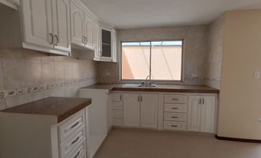 CASAS DE VENTA  VIP CON 3 DORMITORIOS CAYAMBE
