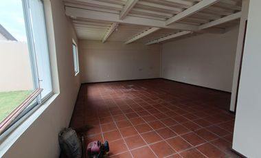CASAS DE VENTA  VIP CON 3 DORMITORIOS CAYAMBE