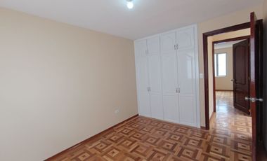 CASAS DE VENTA  VIP CON 3 DORMITORIOS CAYAMBE