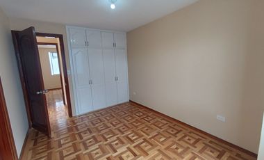 CASAS DE VENTA  VIP CON 3 DORMITORIOS CAYAMBE