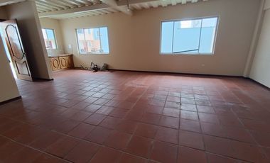 CASAS DE VENTA  VIP CON 3 DORMITORIOS CAYAMBE