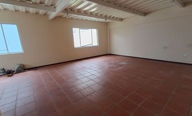 CASAS DE VENTA  VIP CON 3 DORMITORIOS CAYAMBE