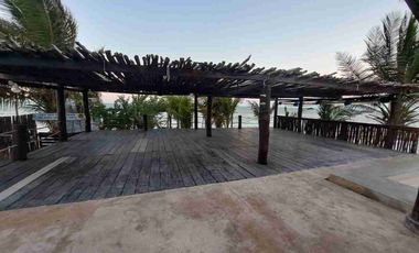 RESTAURANT EN PROGRESO FRENTE AL MAR CON ESTUPENDA UBICACIÓN