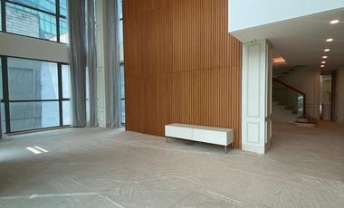 For Rent Luxury 2 Floors Penthouse With BrandNew Interior and Furnished Bloomington Apartment on Lower Floor Like House