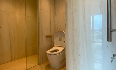 For Rent Luxury 2 Floors Penthouse With BrandNew Interior and Furnished Bloomington Apartment on Lower Floor Like House