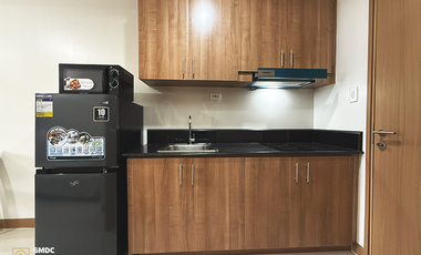 Fully-Furnished 1 Bedroom Unit with balcony for Rent in Unit B013016 Tower 1 Red Residences Makati City