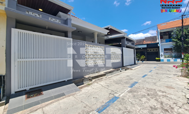 Disewakan Rumah Modern 2 Lantai elegan di Klatak, Banyuwangi.