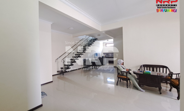 Disewakan Rumah Modern 2 Lantai elegan di Klatak, Banyuwangi.
