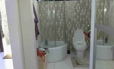 Rumah Luas Nyaman di belakang Gedung GUANG DONG