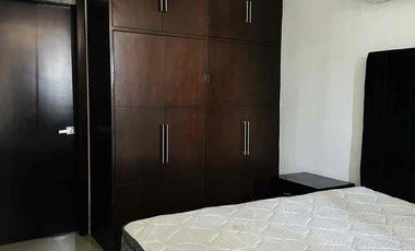 Renta de casa amueblada en Valle Alto