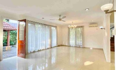 Disewakan Rumah cantik dan asri di Kemang Jakarta Selatan, Bebas Banjir!