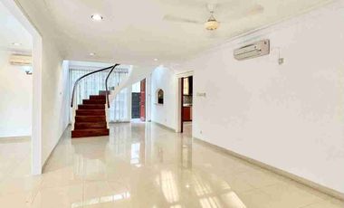 Disewakan Rumah cantik dan asri di Kemang Jakarta Selatan, Bebas Banjir!