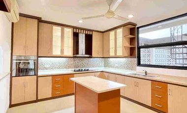 Disewakan Rumah cantik dan asri di Kemang Jakarta Selatan, Bebas Banjir!