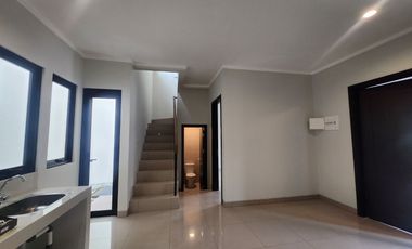 Dijual Cepat Cluster Regia di Summarecon Crown Gading, Harapan Indah 007